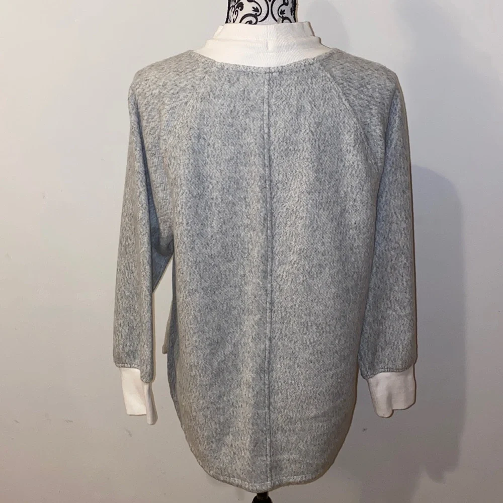 Lou & Grey Soft Knit Pullover in Gray & Cream Size XXS Oversized - Picture 7 of 13